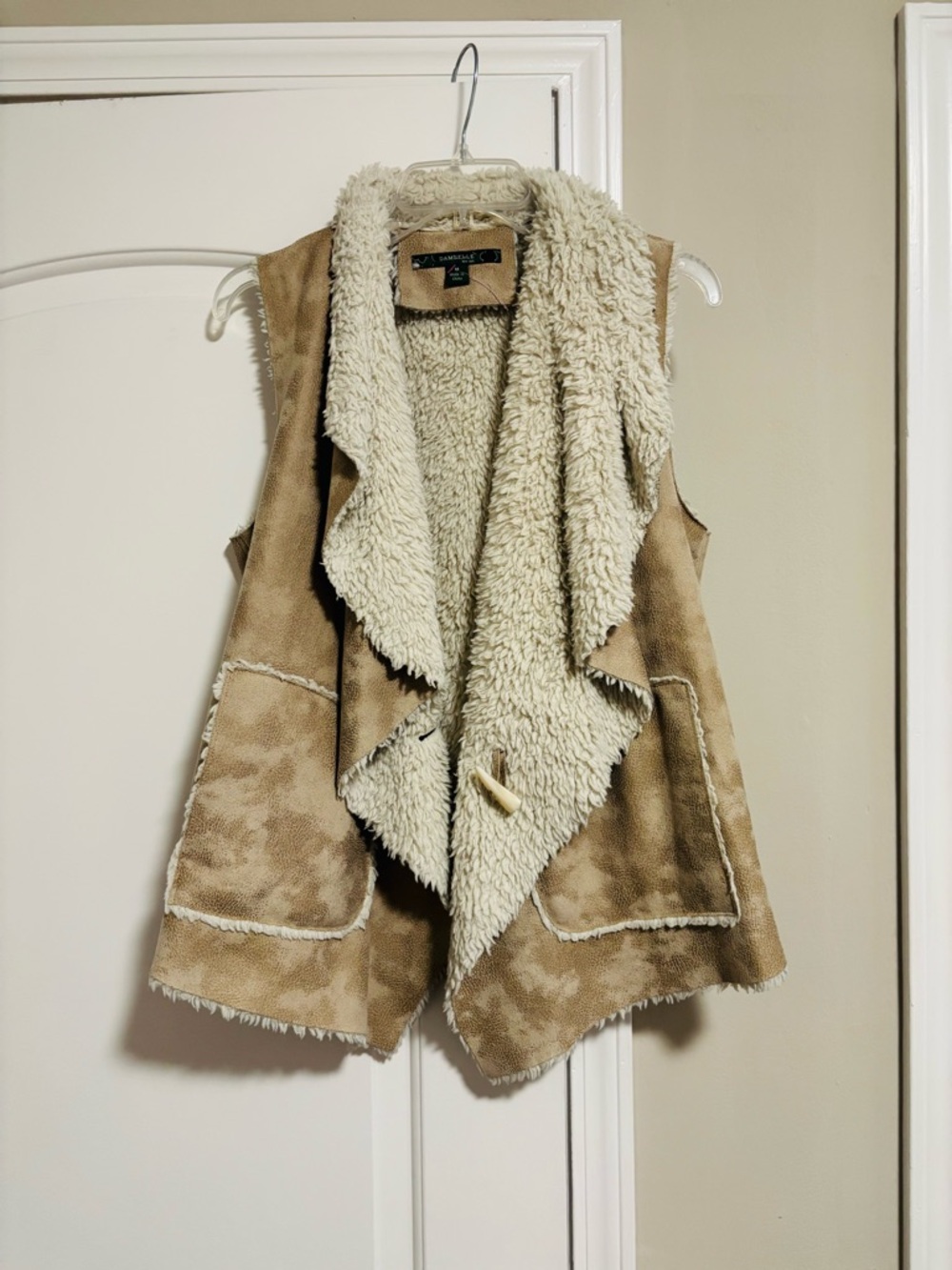 DAMSELLE, Faux Shearling Draped Vest - Beige/Cream, M
